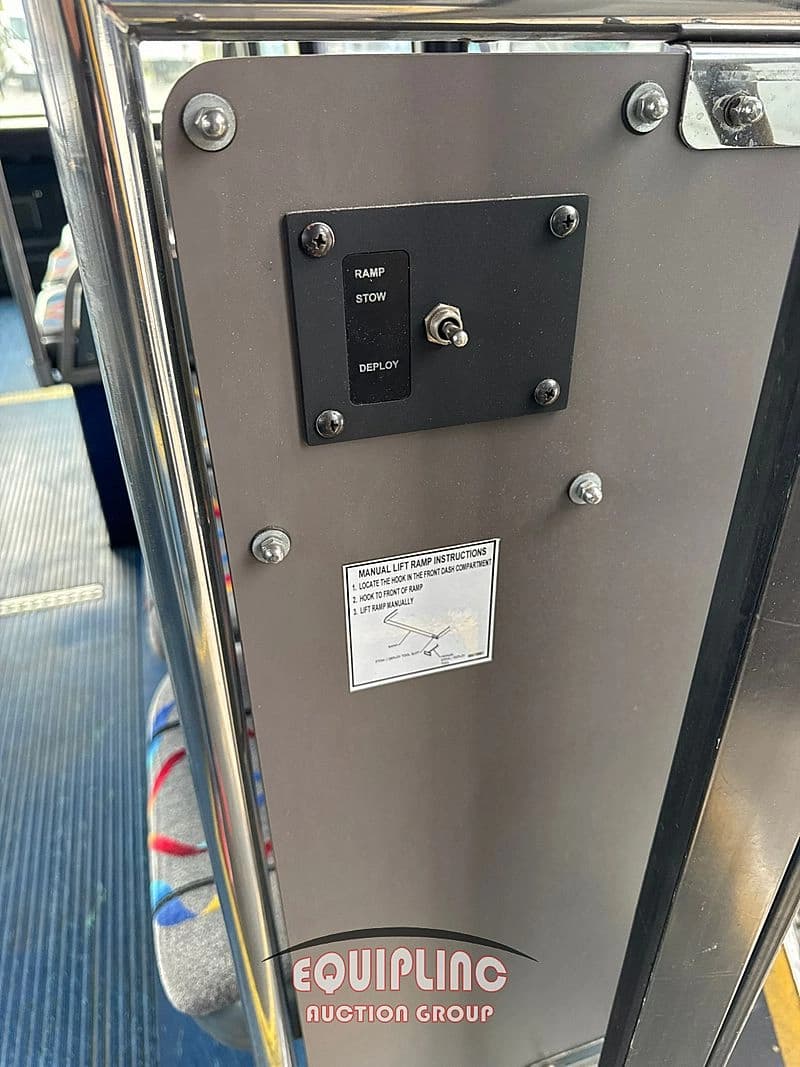 2016 Cummins 6.7 Shuttle Bus - Thumbnail 20 2016 Cummins 6.7 Shuttle Bus - Thumbnail 20