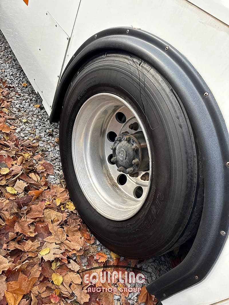 2016 Cummins 6.7 Shuttle Bus - Thumbnail 23 2016 Cummins 6.7 Shuttle Bus - Thumbnail 23