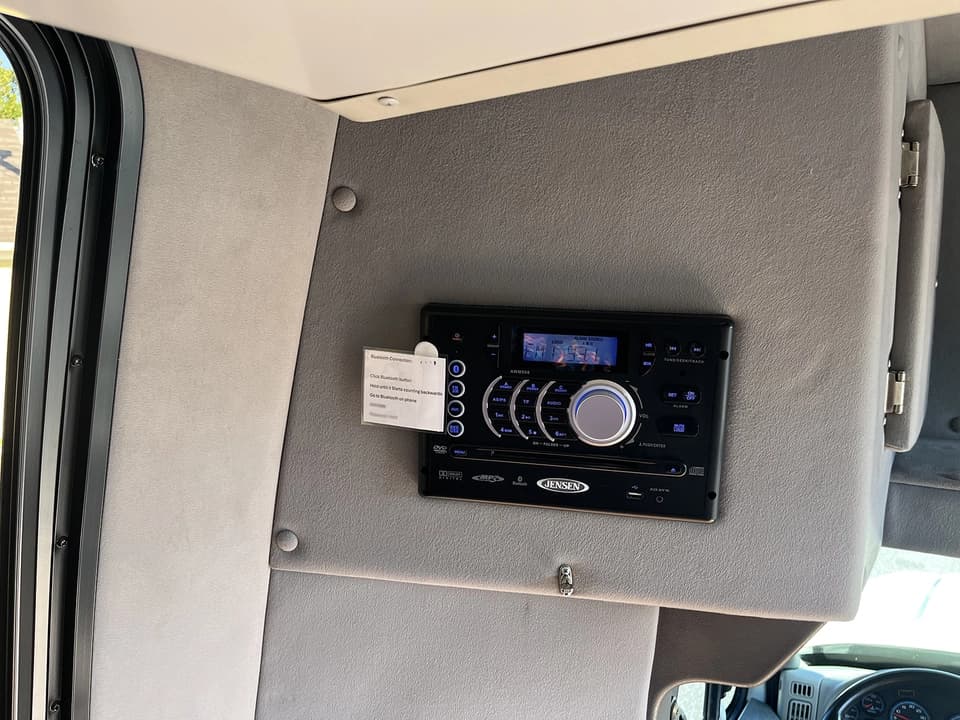 2014 International Turtle Top Shuttle Bus - Thumbnail 5 2014 International Turtle Top Shuttle Bus - Thumbnail 5