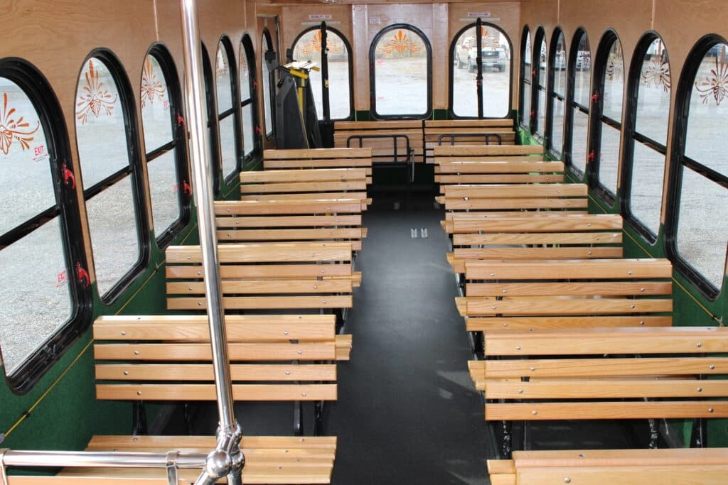 2011 Ford TR30 ADA Trolley Bus - Thumbnail 5 2011 Ford TR30 ADA Trolley Bus - Thumbnail 5