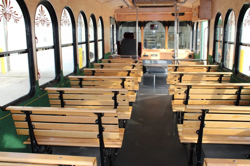 2011 Ford TR30 ADA Trolley Bus - Thumbnail 10 2011 Ford TR30 ADA Trolley Bus - Thumbnail 10