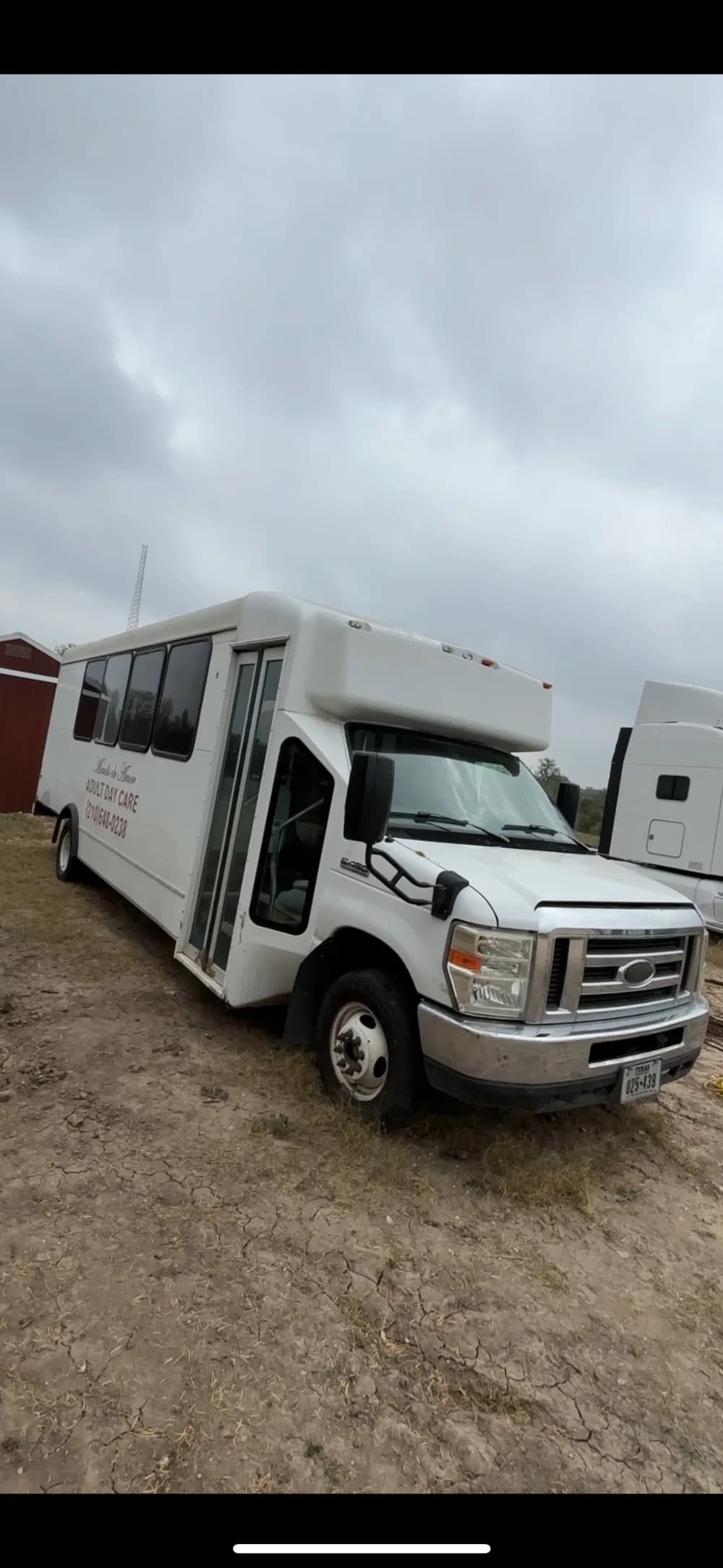 2015 Ford E450 - Thumbnail 10 2015 Ford E450 - Thumbnail 10