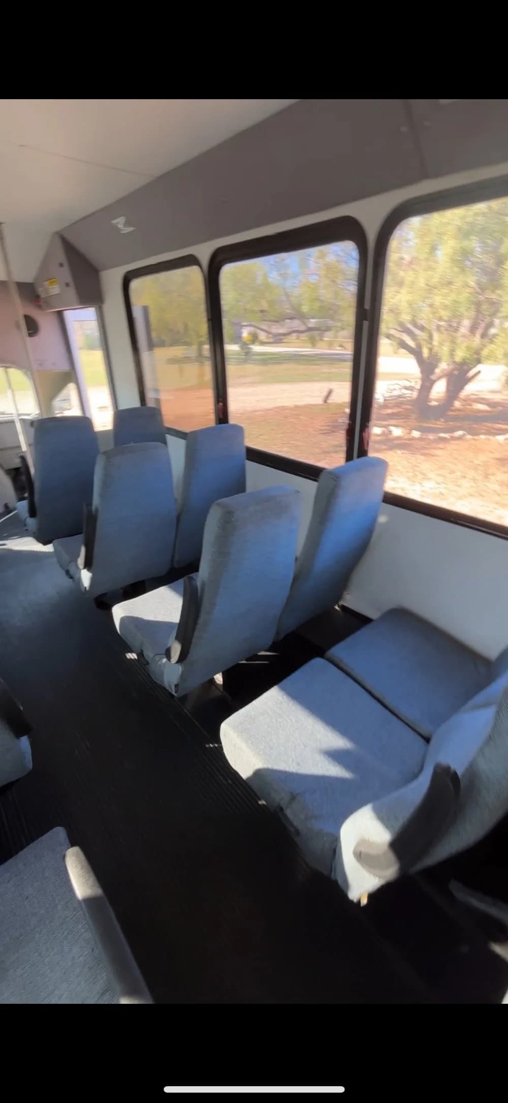 2015 Ford E450 - Thumbnail 5 2015 Ford E450 - Thumbnail 5