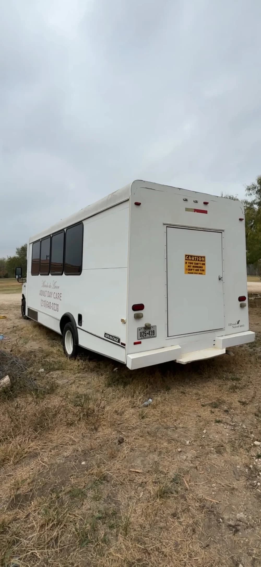 2015 Ford E450 - Thumbnail 6 2015 Ford E450 - Thumbnail 6