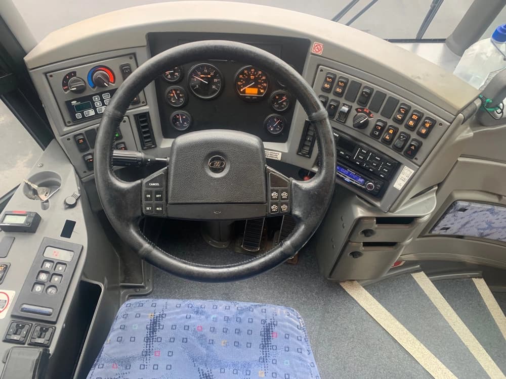 2007 MCI J4500 Coach Bus - Thumbnail 9 2007 MCI J4500 Coach Bus - Thumbnail 9