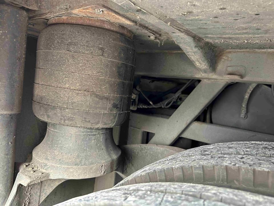 2015 MCI J4500 Coach Bus - Thumbnail 12 2015 MCI J4500 Coach Bus - Thumbnail 12