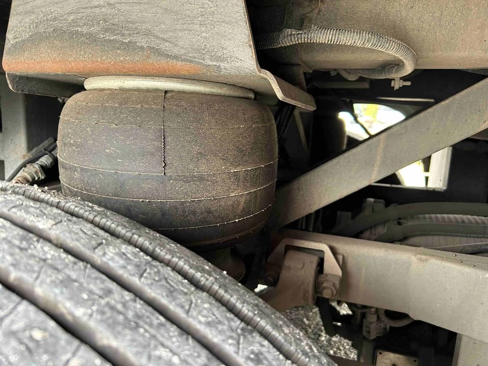 2015 MCI J4500 Coach Bus - Thumbnail 13 2015 MCI J4500 Coach Bus - Thumbnail 13