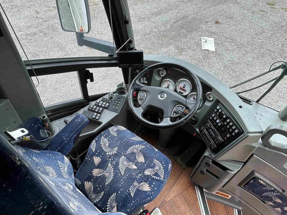 2015 MCI J4500 Coach Bus - Thumbnail 18 2015 MCI J4500 Coach Bus - Thumbnail 18