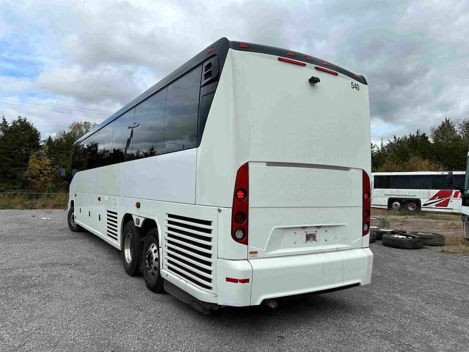 2015 MCI J4500 Coach Bus - Thumbnail 4 2015 MCI J4500 Coach Bus - Thumbnail 4