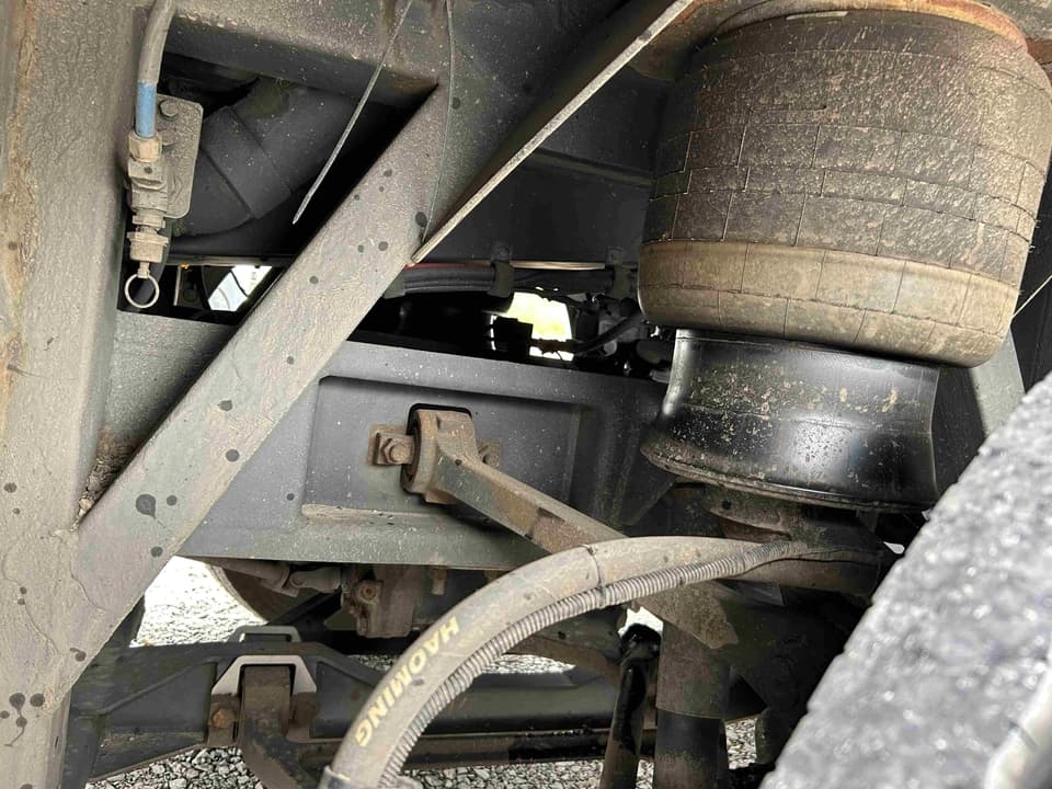 2015 MCI J4500 Coach Bus - Thumbnail 8 2015 MCI J4500 Coach Bus - Thumbnail 8