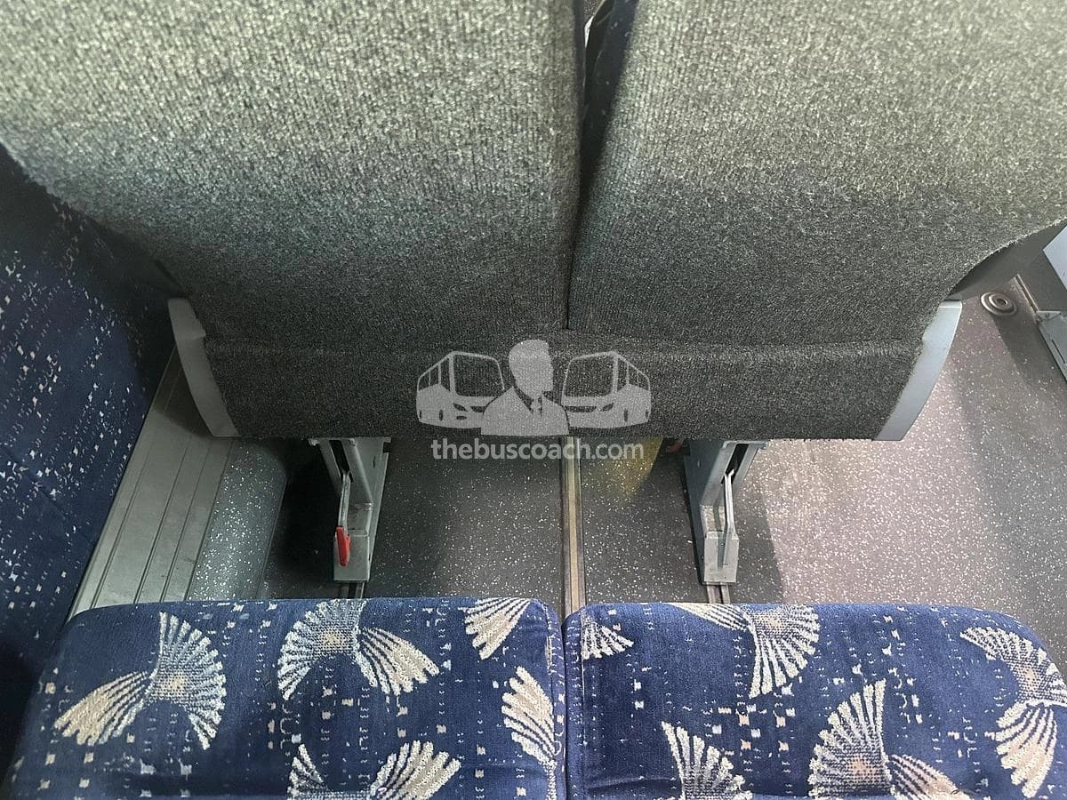 2013 Mci J4500 - Thumbnail 8 2013 Mci J4500 - Thumbnail 8