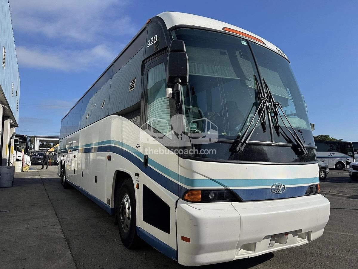 2012 Mci J4500 - Thumbnail 8 2012 Mci J4500 - Thumbnail 8