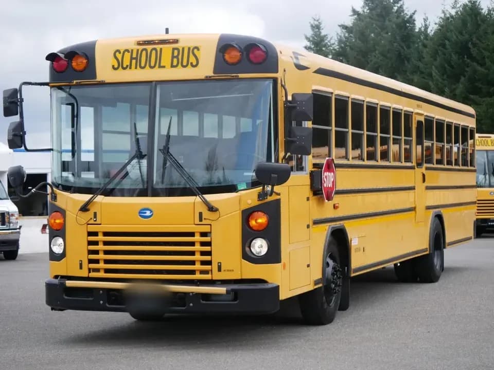 2010 Blue Bird All American School Bus - Thumbnail 2 2010 Blue Bird All American School Bus - Thumbnail 2