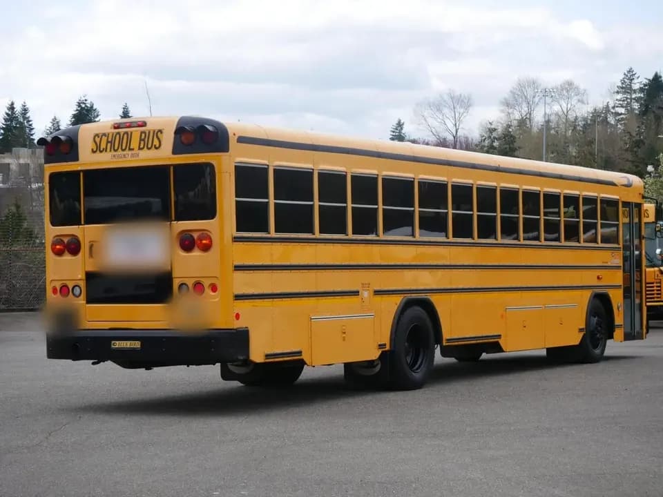 2010 Blue Bird All American School Bus - Thumbnail 3 2010 Blue Bird All American School Bus - Thumbnail 3