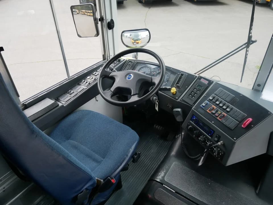 2010 Blue Bird All American School Bus - Thumbnail 5 2010 Blue Bird All American School Bus - Thumbnail 5