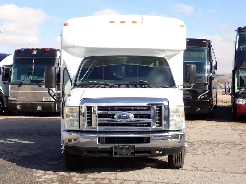 2013 Starcraft Allstar ADA Shuttle Bus - Thumbnail 2 2013 Starcraft Allstar ADA Shuttle Bus - Thumbnail 2