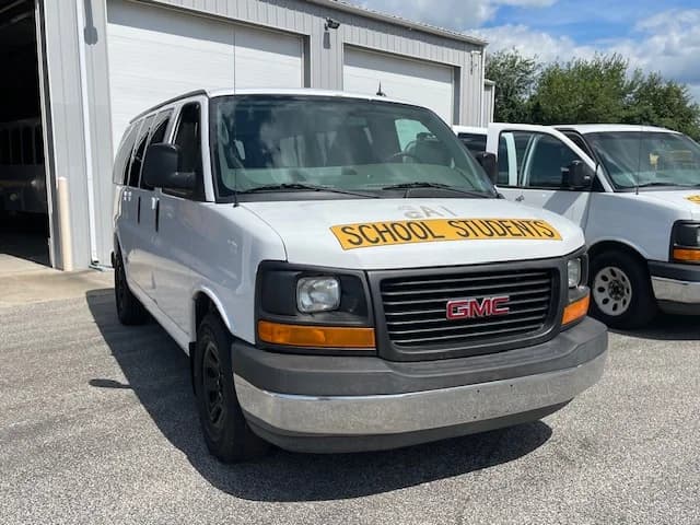 2014 GMC Savana 1500 LS bus 2014 GMC Savana 1500 LS bus