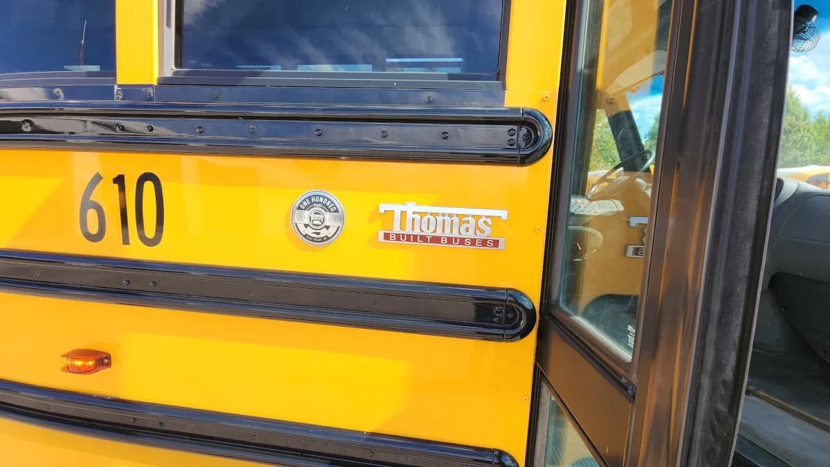 2017 THOMAS C2 72 Passenger - Thumbnail 16 2017 THOMAS C2 72 Passenger - Thumbnail 16