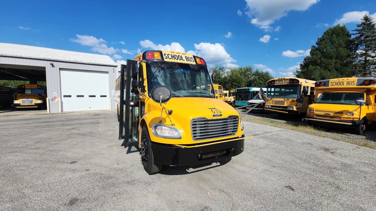 2017 THOMAS C2 72 Passenger - Thumbnail 12 2017 THOMAS C2 72 Passenger - Thumbnail 12