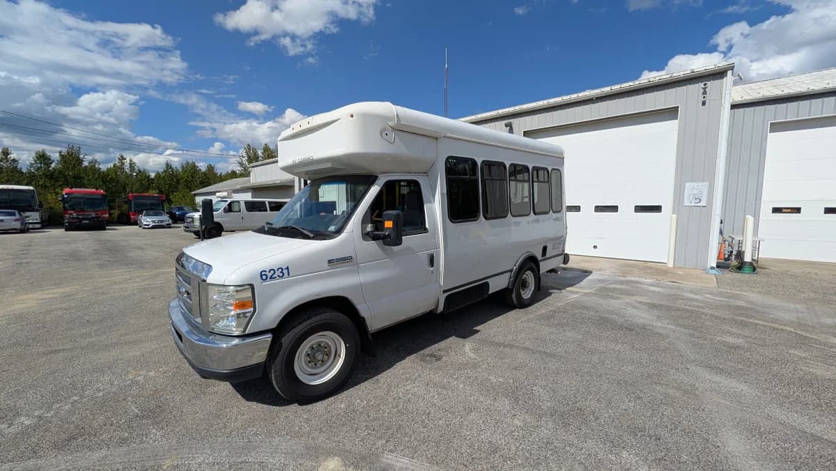 2016 Ford E-350 bus 2016 Ford E-350 bus