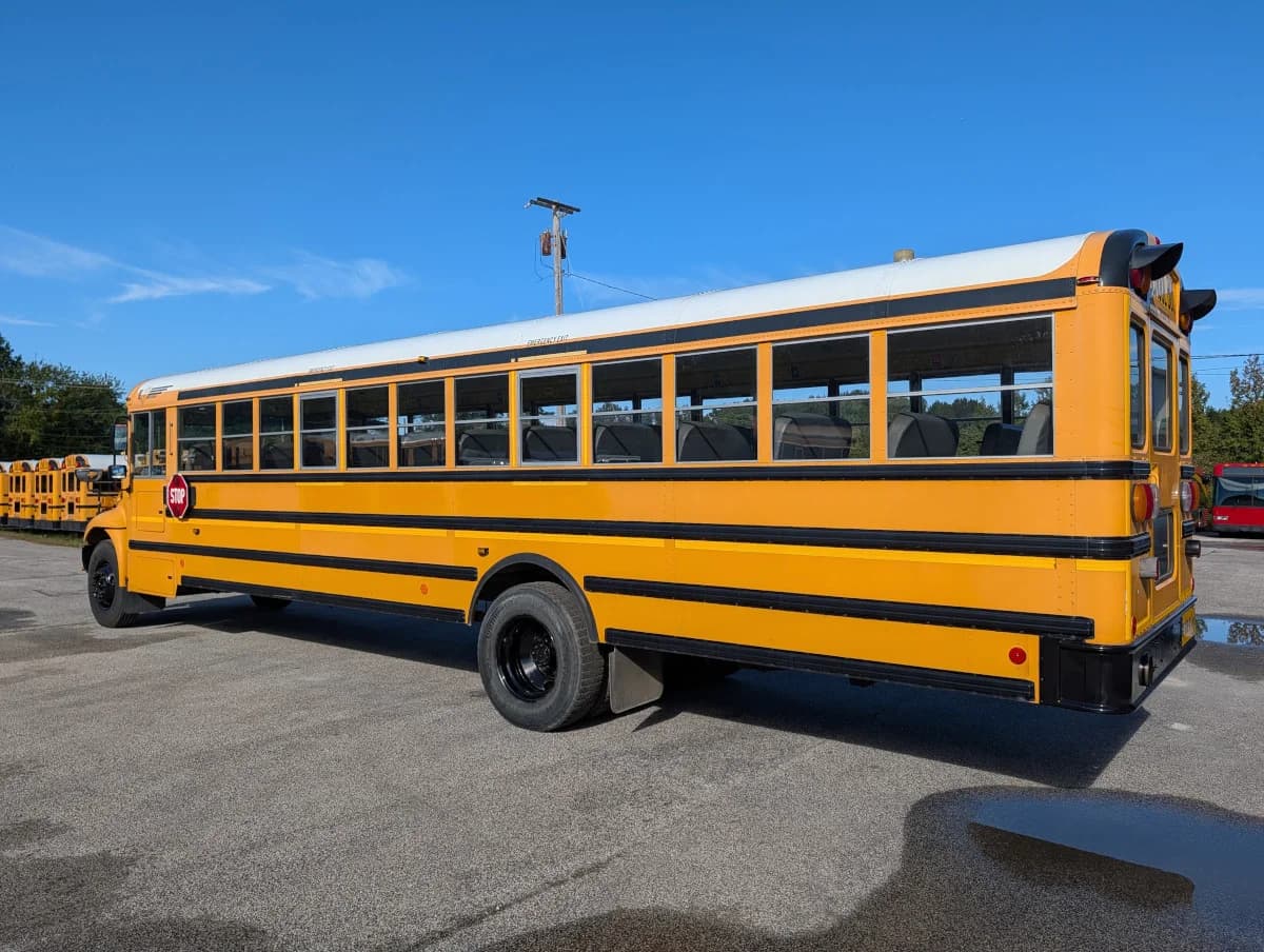 2016 International CE 72P Cummins - Thumbnail 4 2016 International CE 72P Cummins - Thumbnail 4