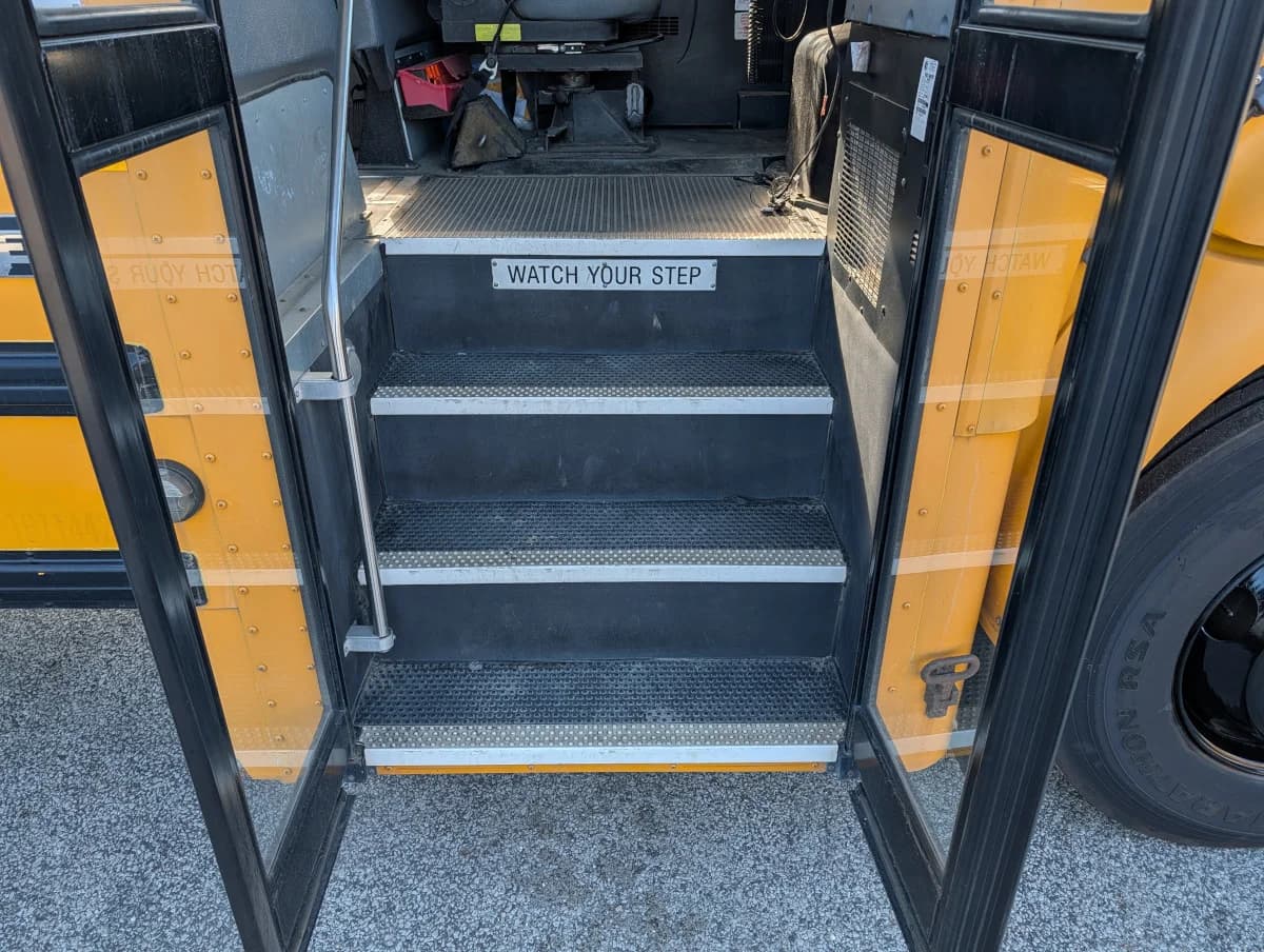 2016 International CE 72P Cummins - Thumbnail 12 2016 International CE 72P Cummins - Thumbnail 12