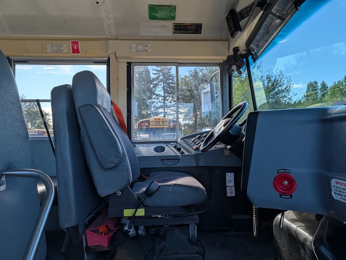 2016 International CE 72P Cummins - Thumbnail 6 2016 International CE 72P Cummins - Thumbnail 6