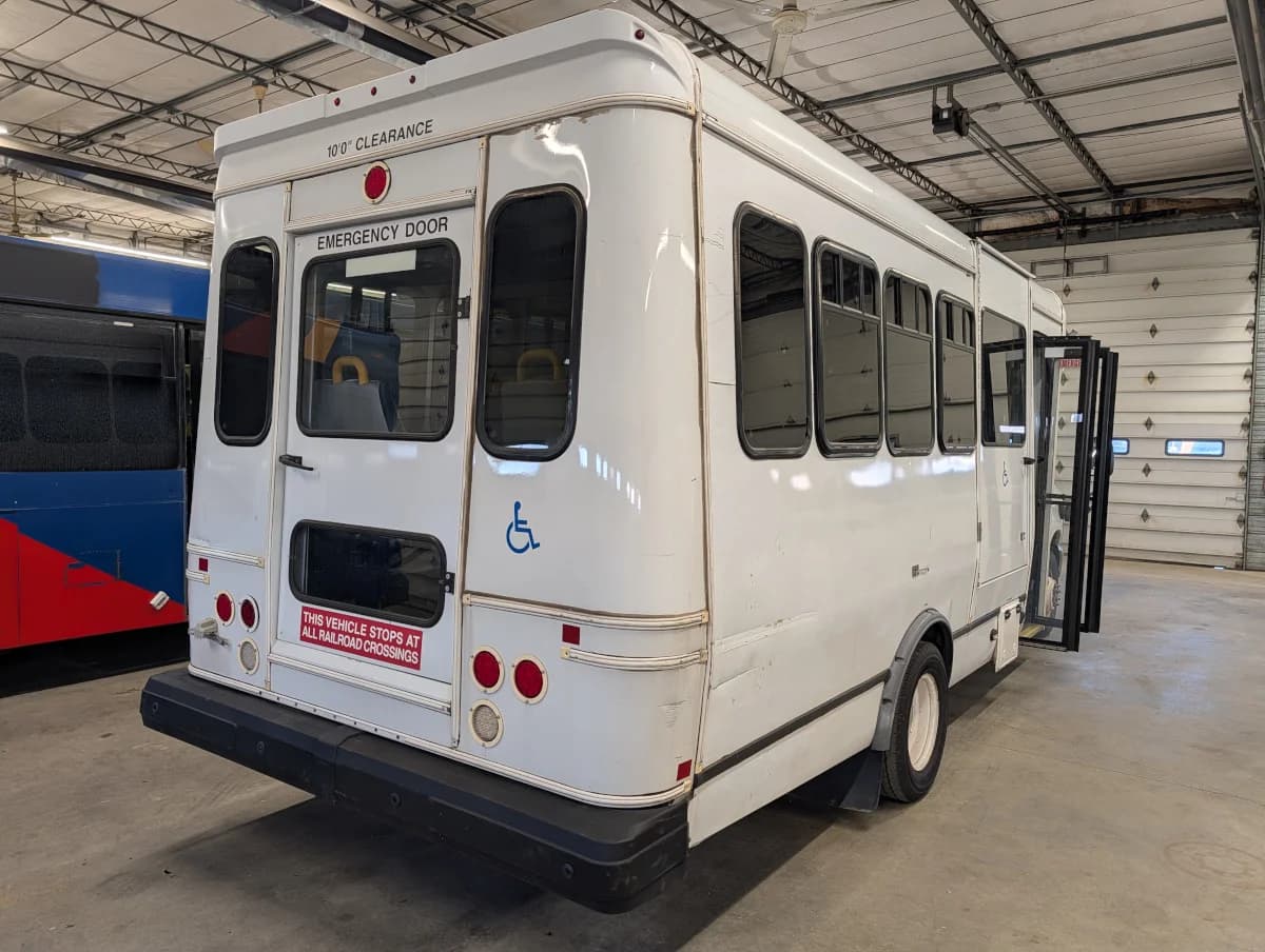 2017 Ford E450 Shuttle - Thumbnail 27 2017 Ford E450 Shuttle - Thumbnail 27