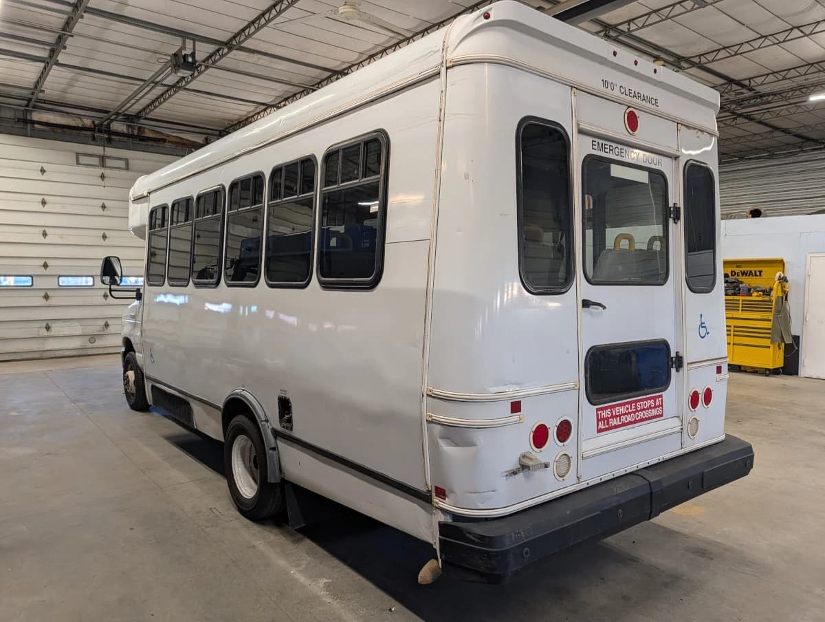 2017 Ford E450 Shuttle - Thumbnail 30 2017 Ford E450 Shuttle - Thumbnail 30