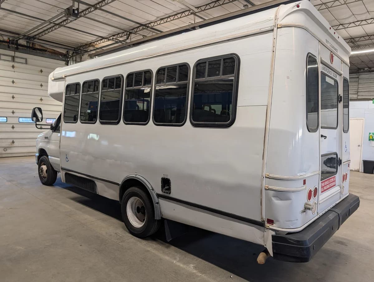 2017 Ford E450 Shuttle - Thumbnail 4 2017 Ford E450 Shuttle - Thumbnail 4