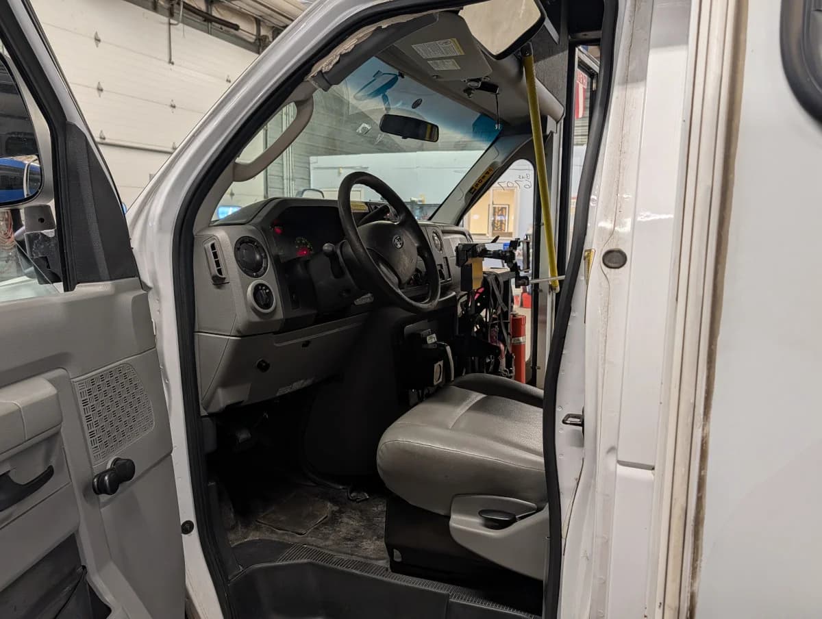 2017 Ford E450 Shuttle - Thumbnail 5 2017 Ford E450 Shuttle - Thumbnail 5