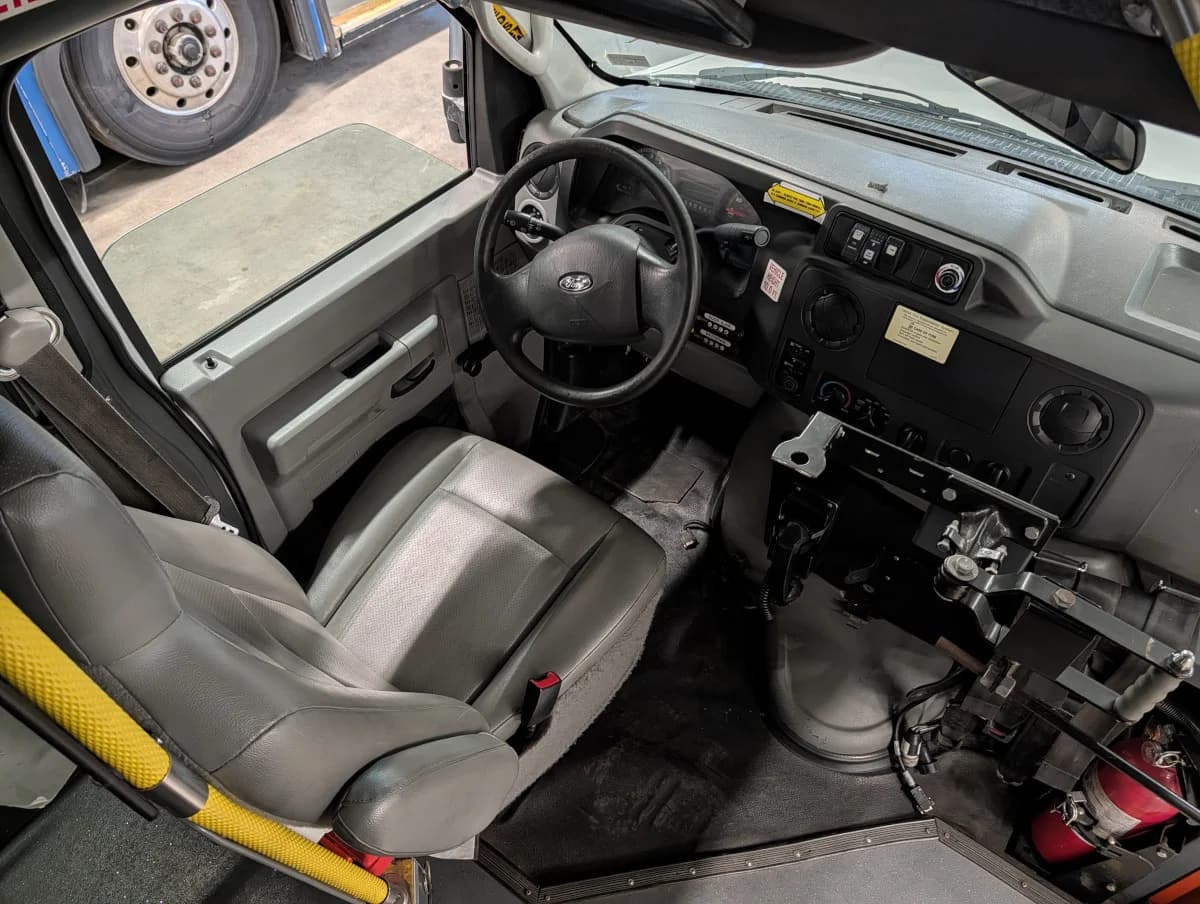 2017 Ford E450 Shuttle - Thumbnail 7 2017 Ford E450 Shuttle - Thumbnail 7