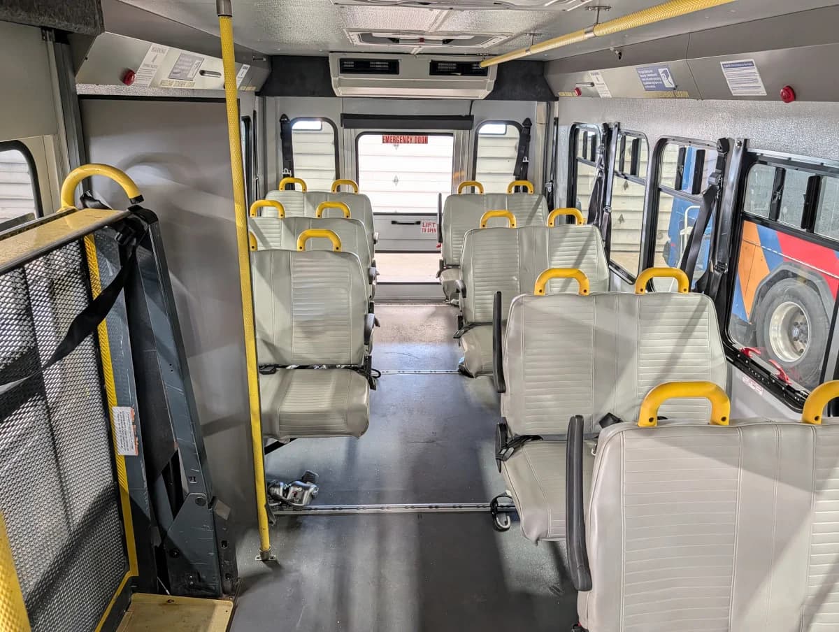 2017 Ford E450 Shuttle - Thumbnail 8 2017 Ford E450 Shuttle - Thumbnail 8