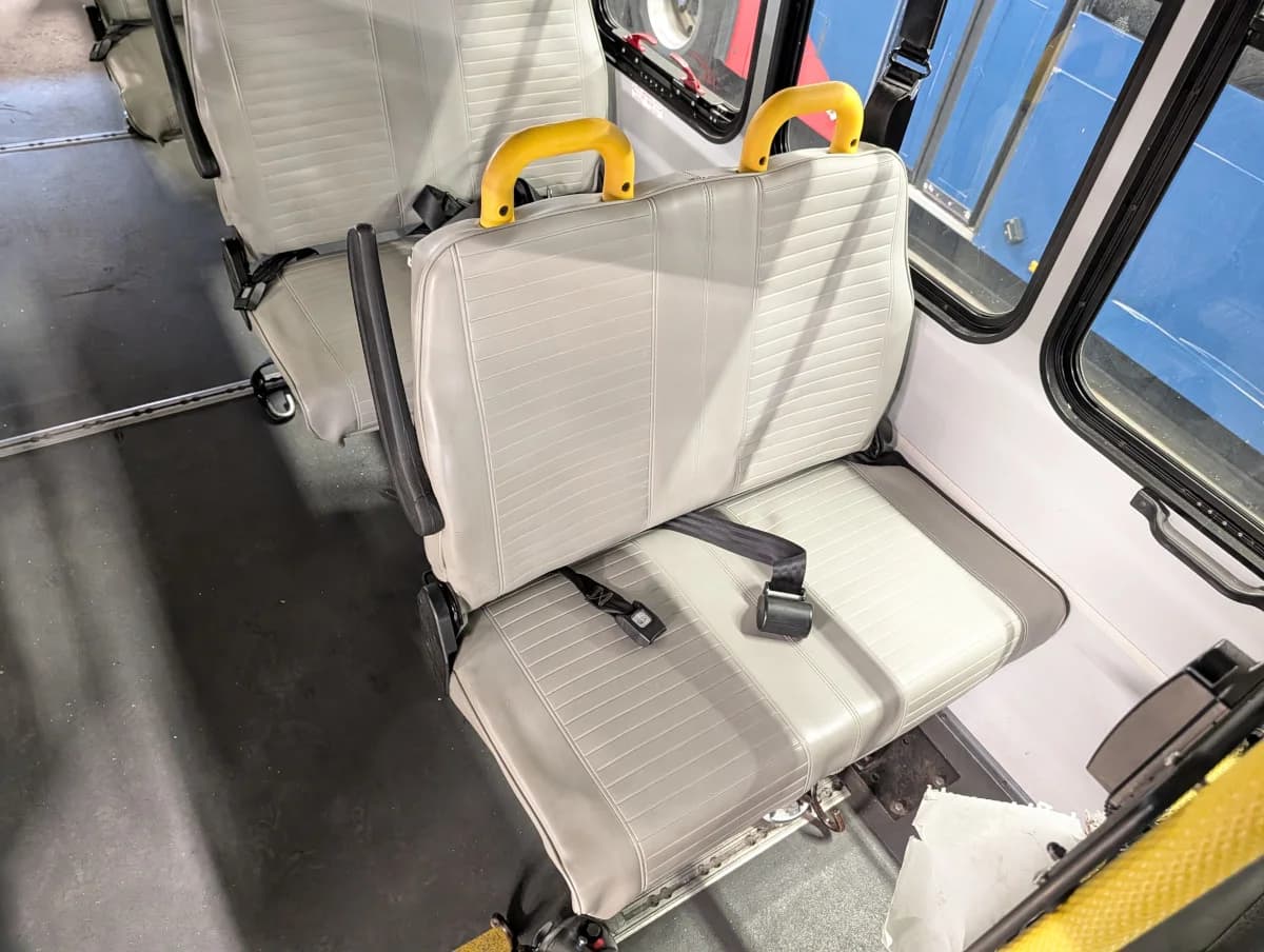 2017 Ford E450 Shuttle - Thumbnail 9 2017 Ford E450 Shuttle - Thumbnail 9