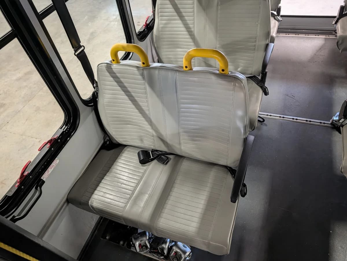 2017 Ford E450 Shuttle - Thumbnail 10 2017 Ford E450 Shuttle - Thumbnail 10