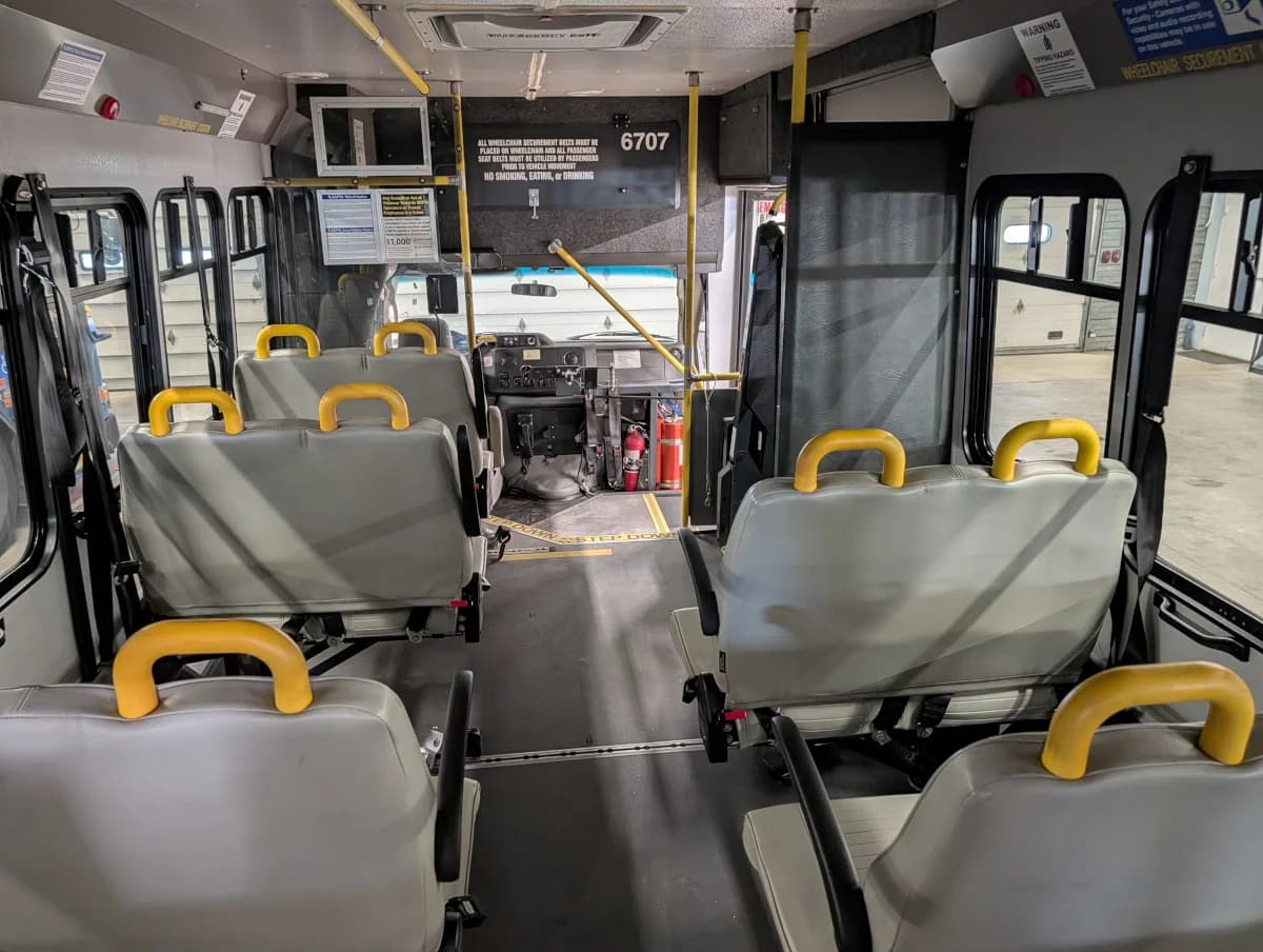 2017 Ford E450 Shuttle - Thumbnail 12 2017 Ford E450 Shuttle - Thumbnail 12