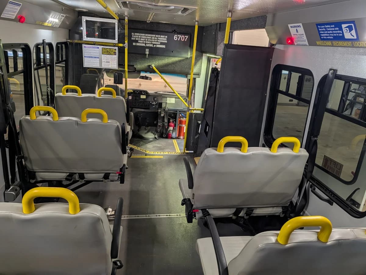 2017 Ford E450 Shuttle - Thumbnail 34 2017 Ford E450 Shuttle - Thumbnail 34