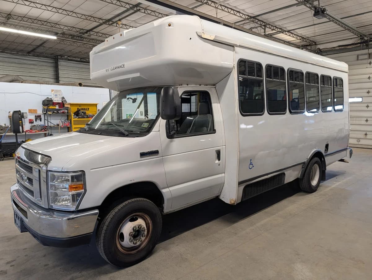 2017 Ford E450 bus 2017 Ford E450 bus