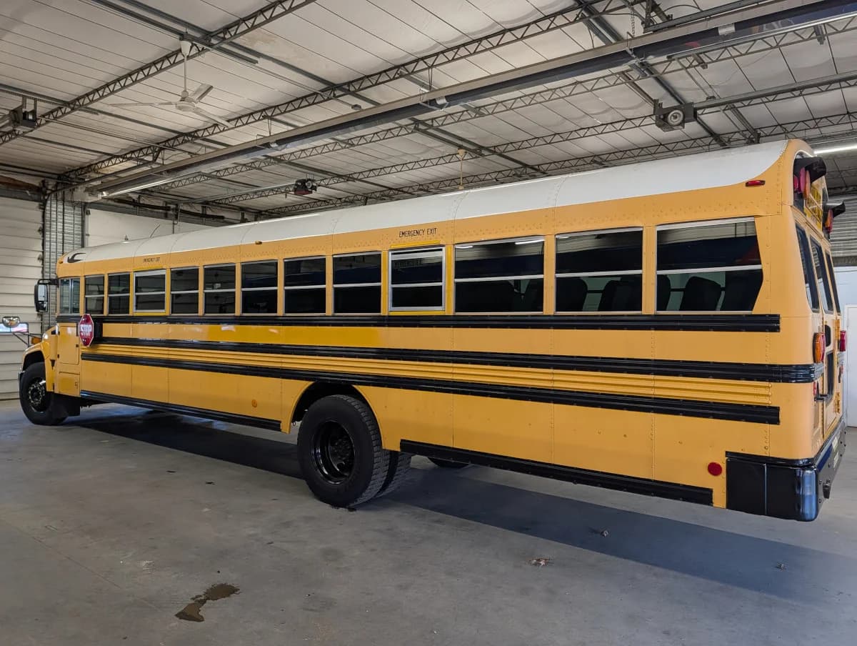 2012 Blue Bird Vision 72P - Thumbnail 4 2012 Blue Bird Vision 72P - Thumbnail 4