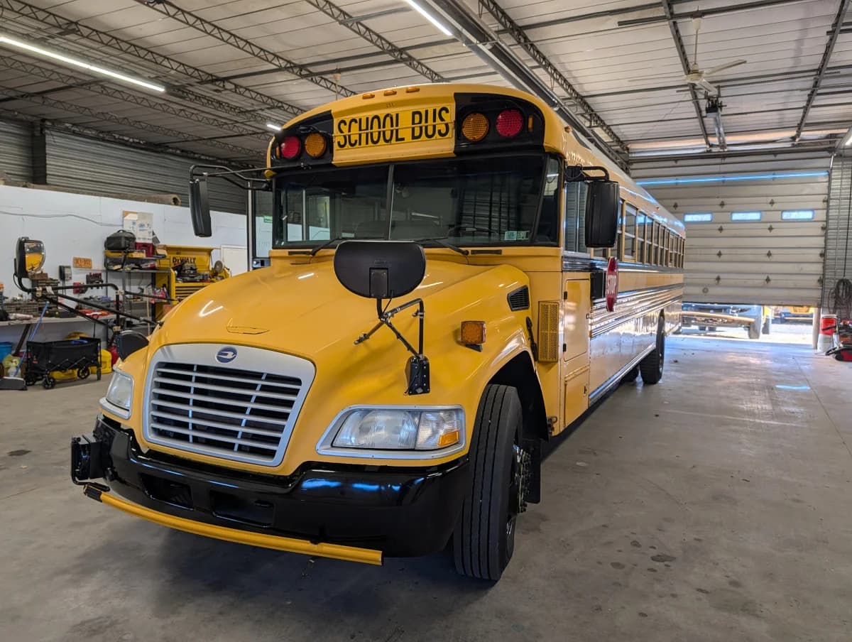 2012 Blue Bird Vision 72P - Thumbnail 15 2012 Blue Bird Vision 72P - Thumbnail 15