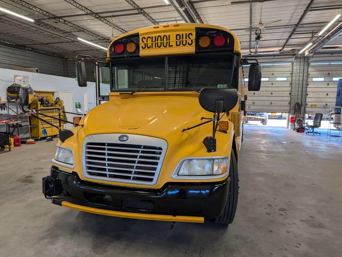 2012 Blue Bird Vision 72P - Thumbnail 16 2012 Blue Bird Vision 72P - Thumbnail 16