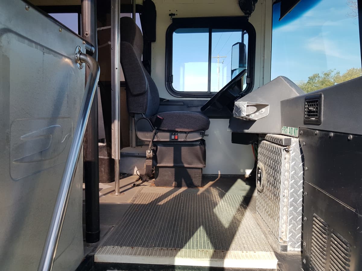 2014 Bluebird D3RE Activity Bus - Thumbnail 9 2014 Bluebird D3RE Activity Bus - Thumbnail 9